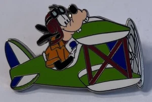 Goofy Flying Plane 2004 Walt Disney Travel Metal Pin - Picture 1 of 3
