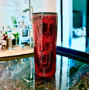 22 Unzen schlanker majestätischer Löwe holographischer roter Glitzer Becher Tattoo Kunst handgefertigt - Bild 1 von 1