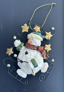Patinaje Muñeco de Nieve Adorno de Navidad Kurt Adler Estilo Ciudad de Nieve Bufanda Roja Costco - Imagen 1 de 3