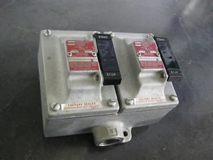 CROUSE HINDS EDS Sealed Push Button Station w/Rocker Handles 2 Gang Haz Location - Imagen 1 de 5