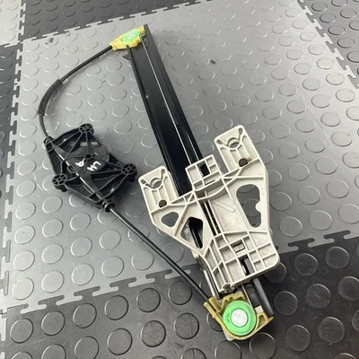 2009-2016 Audi A4 S4 REGULADOR DE JANELA DE PORTA LATERAL ESQUERDA TRASEIRA FABRICANTE DE EQUIPAMENTO ORIGINAL - Imagem 1 de 4