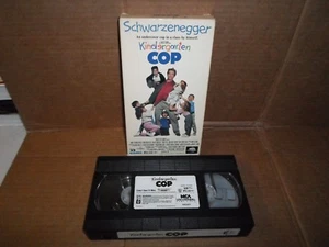Tested ! *1st Edition* VHS **Kindergarten Cop** 1990/1991 Arnold Schwarzenegger - Picture 1 of 9