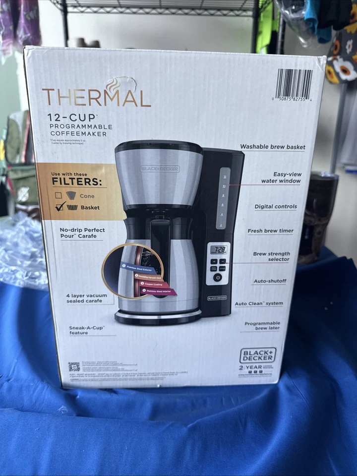 Máquina de café con filtro térmico programable BLACK+DECKER 12 tazas (CM2046S) Foto 1 de 1