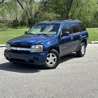 2002 Chevrolet Trailblazer LS 4X4 ONLY 80K MILES ONE OWNER CLEAN CARFAX - Image 1 of 4