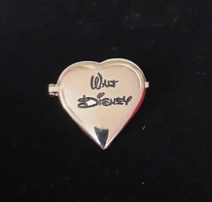Walt Disney MEDAGLIONE CUORE Walts 100° compleanno spilla olografica 77 - Foto 1 di 5