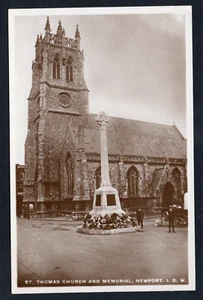 Postcard Isle of Wight Newport the St Thomas Church and War Memorial RP - Picture 1 of 2