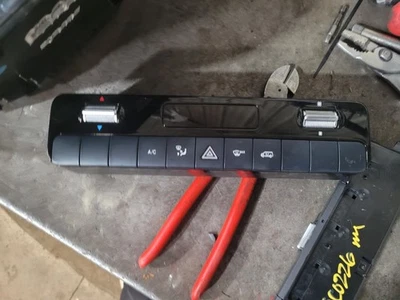 SPRINTV25 2023 Temperature Control 2052444 - Image 1 of 4