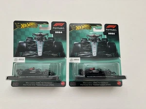 JUEGO Hot Wheels Premium Mercedes AMG PETRONAS FORMULA 1 TEAM #44 y #63 - Imagen 1 de 2
