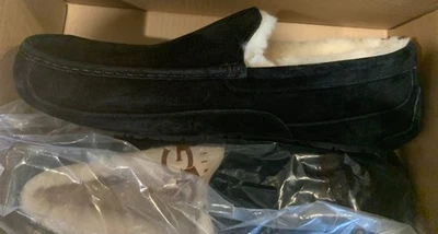 Zapatilla para hombre UGG Ascot - cuero negro mate, EE. UU. 18 Foto 1 de 4