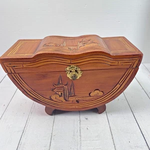 Vintage Wooden Jewellery Trinket Box Pagoda Carved Red Velvet Interior c1960-70s - Imagen 1 de 13