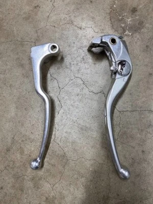 Palancas de freno y embrague para CBR1000 RR CBR600RR CB1000R y más lista de montaje en anuncio Foto 1 de 2