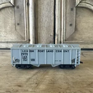 Marx HO Scale Lehigh Portland Cement Gray Train Car Covered Hopper LPCX 109 - Picture 1 of 9