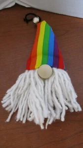 Peluche GNOME BABBO NATALE con ORNAMENTO CAPPELLO ARCOBALENO - Foto 1 di 2