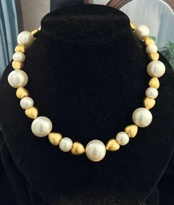 Collar De Colección Anne Klein Corazón Perla Dijes Tono Dorado DISEÑADOR ALTA COSTURA Pasarela Usado en Excelente Condición - Imagen 1 de 3