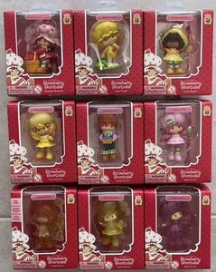 STRAWBERRY SHORTCAKE TLS TOY SET COLLECTIBLES LOT OF 9 INCLUDES 3 CHASE’S - Picture 1 of 18