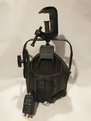 ETC Source Four Par Lamp Stage & Theater Lighting With A Hook , Outdoor Indoor  - Image 1 of 4