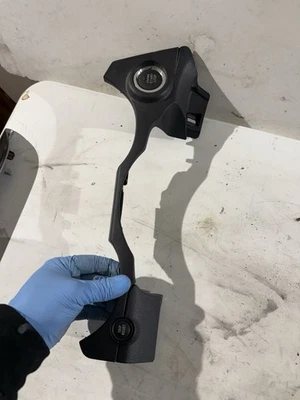 Subaru Legacy Outback 2013-2017 botón pulsador sin llave interruptor de parada de arranque del motor OEM Foto 1 de 2