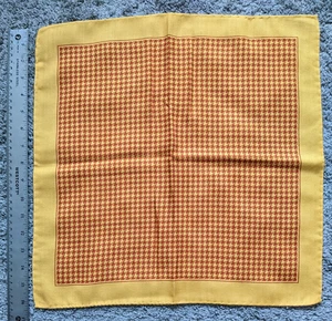 NEW 18" FACONNABLE WOOL SILK MEN JACKET POCKET SQUARE HANDKERCHIEF GOLD RED - Picture 1 of 2