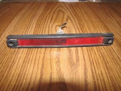 PONTIAC FIERO LUZ MARCADORA LATERAL TRASERA DERECHA OEM 1984-1988 PASAJERO Foto 1 de 2