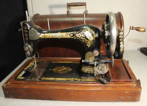 Antique  singer sewing machine Hand Crank Carrying Case TESTED WORKS - Picture 1 of 15