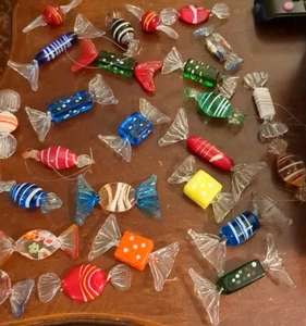 Lotto caramelle in vetro 25 pezzi arte decorativa in vetro. Ottima varietà.   HS - Foto 1 di 18