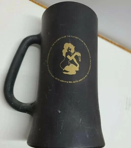 Playboy Club Bierglas Stein schwarz matt Oberfläche Gold Schriftzug Schlüssel Club Becher - Bild 1 von 8