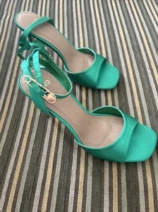 NOVO LOIS GREEN SATIN HIGH HEELS SZ 10 - Picture 1 of 8