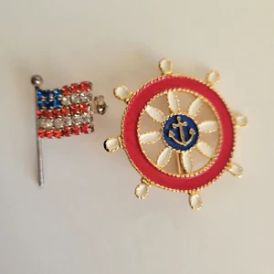 Lote de 2 broches vintage de joyería JJ Jonette con rueda de barco náutico y bandera sin marca - Imagen 1 de 15