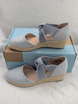 Size 5.5 Women's Life Stride Kascade Pearl Blue Canvas Cross Strap Wedge Shoes - Image 1 of 4