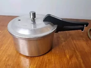 Mirro Pressure Cooker Canner M-0534-11 4 Quart Aluminum Made In USA Jiggler VTG - Picture 1 of 18