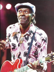 Chuck Berry en vivo en el escenario con guitarra Gibson ES-355 8" X 11" foto pin-up #2 - Imagen 1 de 3