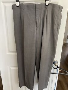 L.L. Bean Size 40W (40X30) Grey Wool Pleated Dress Pants Comfort Waist 100% Wool