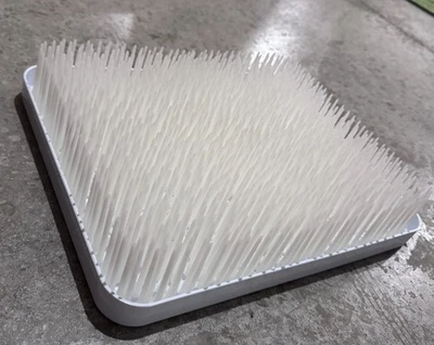 Estante de secado para encimera de césped Boon, estante de secado de biberones de bajo perfil fácil de limpiar Foto 1 de 2