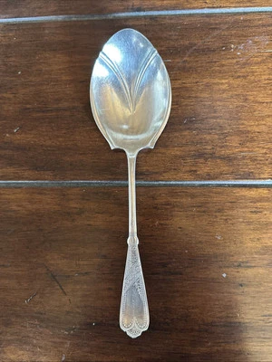 NEWPORT también conocido como CHICAGO cuenco estriado cuchara para servir placa de plata 1879 grabado Phillips Foto 1 de 4