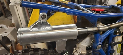 NUEVO 1984 1985 SUZUKI RM125 PFR SILENCIADOR RENDIMIENTO SOLO VINTAGE AHRMA CALVMX  Foto 1 de 2