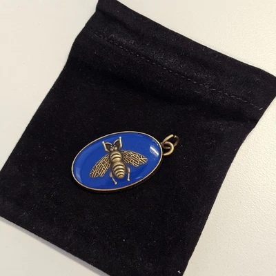 Gucci Abeja Reciclado Colgante Dije Azul Esmalte Tono Dorado Ovalado Italia Foto 1 de 4