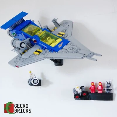 Wall mount for LEGO 10497 Galaxy Explorer Space Ship Gecko Bricks