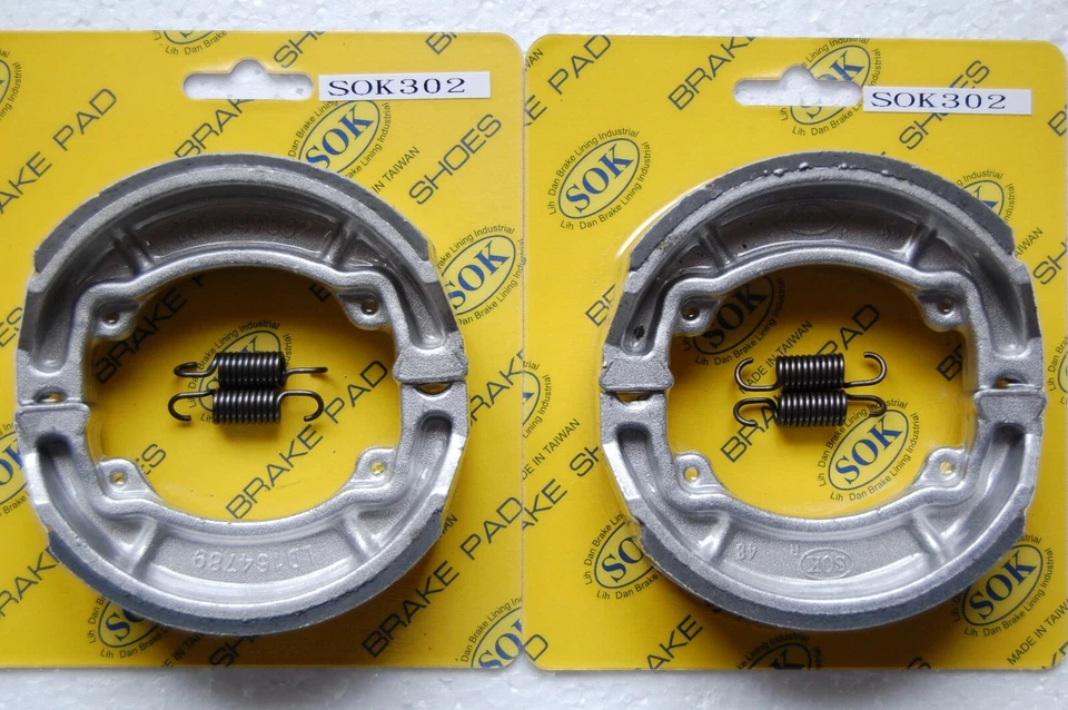 ZAPATOS DE FRENO DELANTEROS Y TRASEROS + Muelles aptos para KAWASAKI KE 100 1976-2001 KE100 Foto 1 de 1