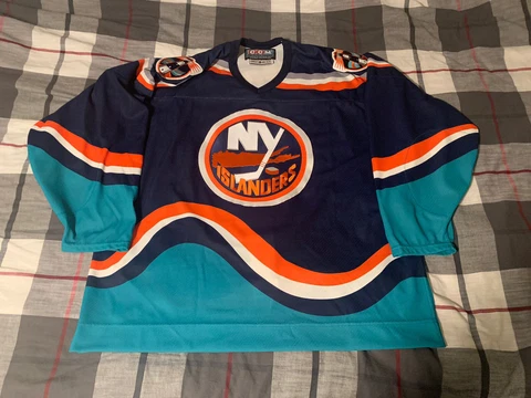 CCM New York Islanders Wave 1990s Hockey Jersey Size 52 Cover