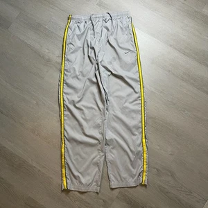 Vintage Nike Trainingshose Herren L grau gelb Windbreaker Nylon Swoosh Baggy Y2K - Bild 1 von 12