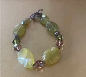 Green & Silver Tone Beaded Bracelet w/ Toggle Clasp - Picture 1 of 4