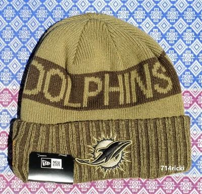 Sombrero gorro tejido con puños New Era de los Miami Dolphins de la NFL Salute to Service 2025 Foto 1 de 3