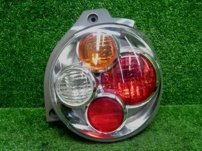 DAIHATSU Move Latte 2005 Right Tail Light 81550B2070000 [Used] [PA117228289] - image 1 of 4