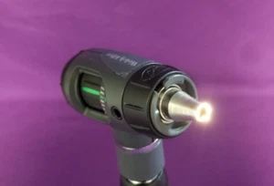Otoscopio de fibra óptica Welch Allyn 23810 MacroView 3,5 V - Funciona con defectos-L62 - Imagen 1 de 6