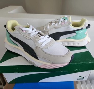 puma thunder sneakers