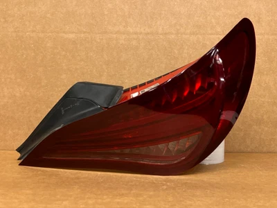 ⭐¡BONITO! Faro trasero exterior derecho Mercedes-Benz CLA45 AMG 2014-2016 OEM Foto 1 de 4