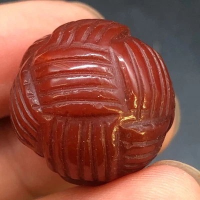 Delicado abalorio chino de ágata antigua roja tibetana Dzi tallada a mano Foto 1 de 4