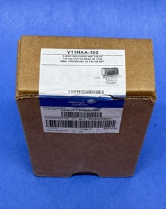 120VAC 3-Way Air/Pneumatic Valve (JOHNSON CONTROLS #V11HAA-100) w/Instructions - Picture 1 of 3