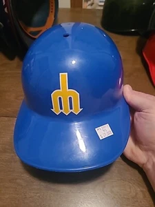 1970's Laich Seattle Mariners Plastic Souvenir Batting Helmet MS00013 - Picture 1 of 4