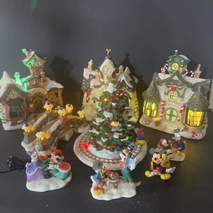 Walt Disney Brass Key Christmas Porcelain Village 2006 Rare, Collectible! See De - Picture 1 of 13